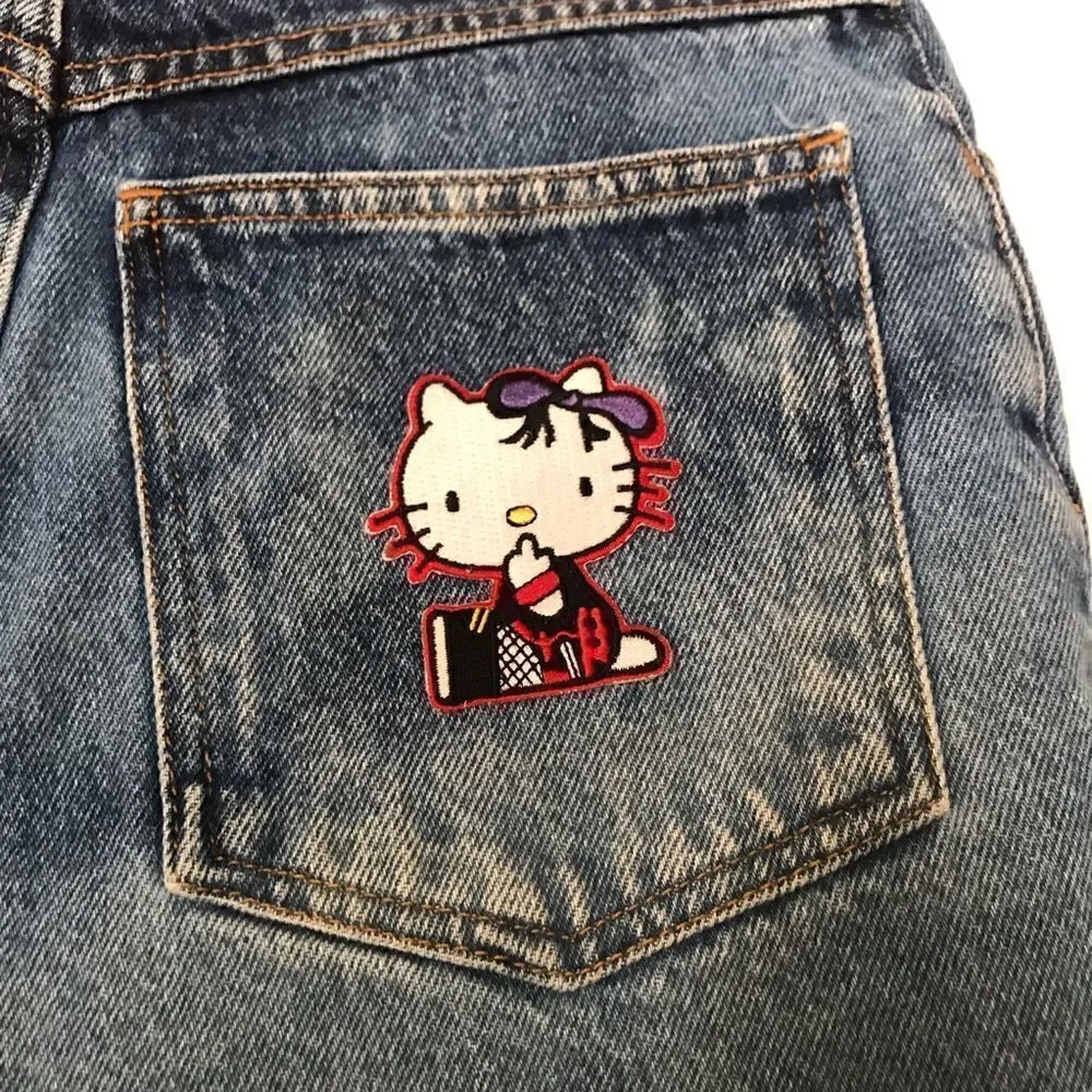 Re-purposed Bongo vintage baggy hi rise light wash denim jean shorts L‎